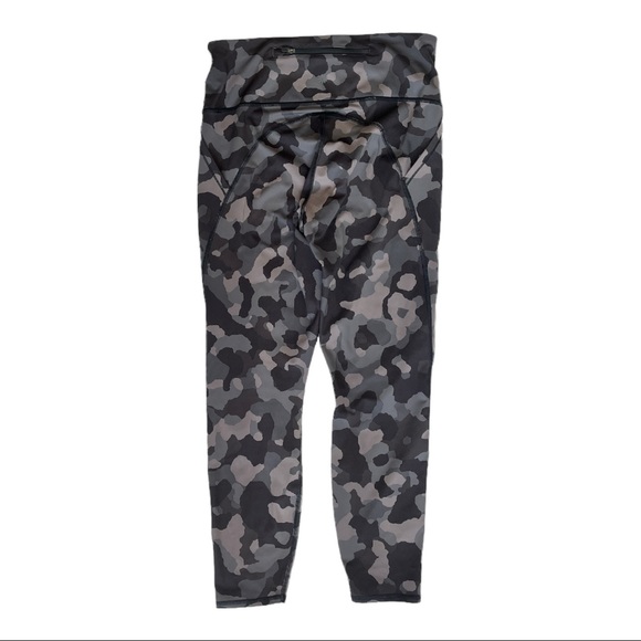 Athleta Lightning Stash Pocket Camo 7/8 Tight In Supersonic - Picture 3 of 11